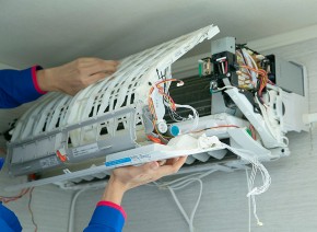 エアコンクリーニング 壁掛けタイプエアコン（お掃除機能付き 